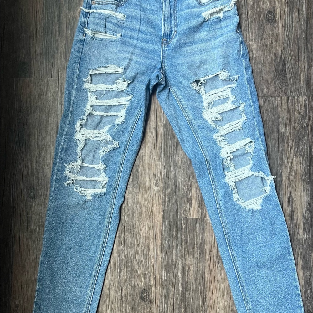 American eagle ripped jeans